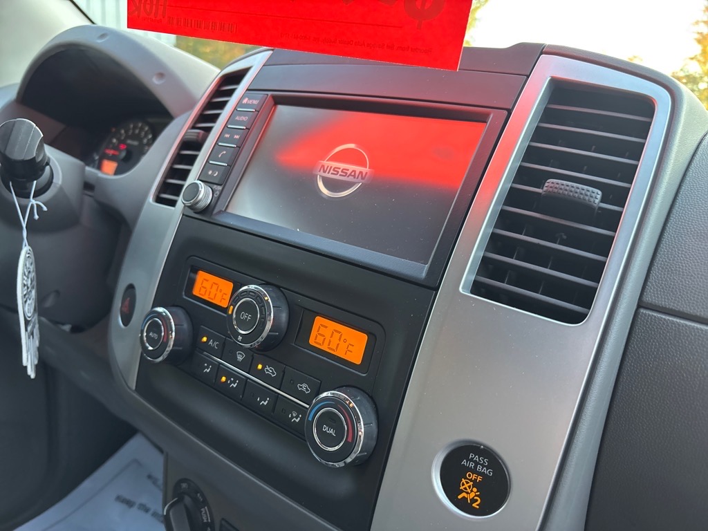 2020 Nissan Frontier SV photo 17