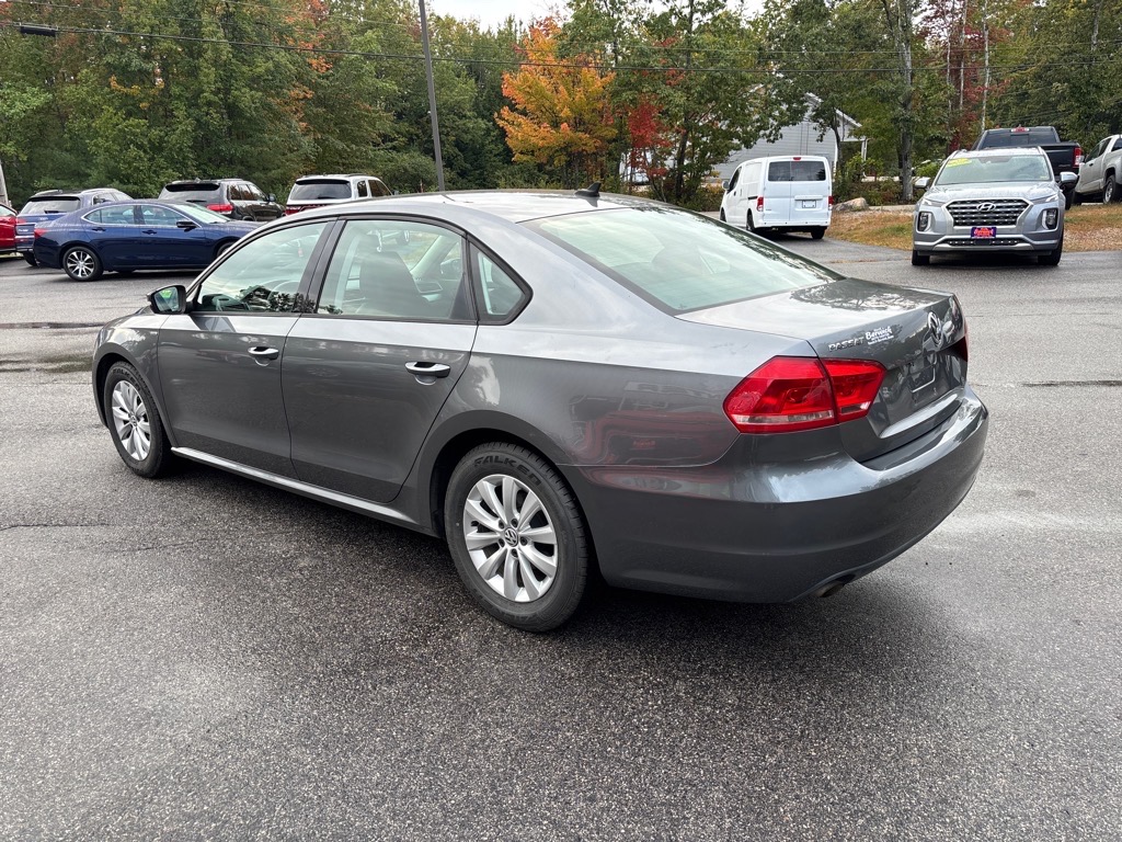 2015 Volkswagen Passat Wolfsburg Edition photo 3