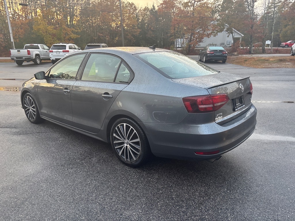 2017 Volkswagen Jetta 1.8T Sport photo 3