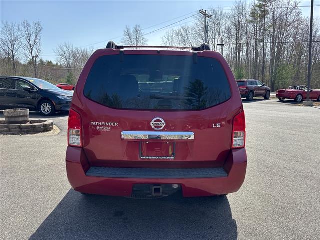 2012 Nissan Pathfinder LE