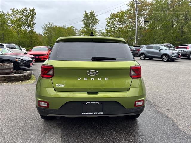 2022 Hyundai VENUE SE