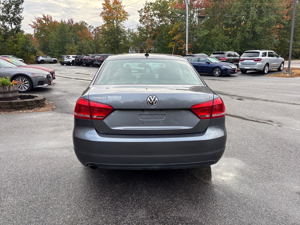 2015 Volkswagen Passat Wolfsburg Edition photo 4