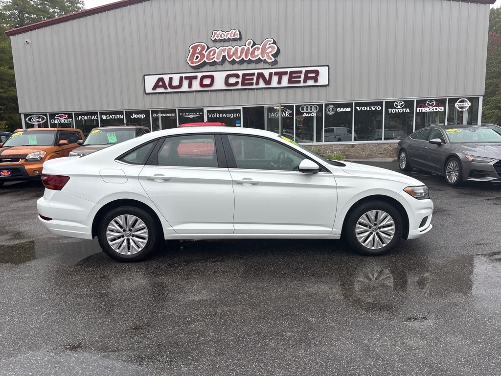 2019 Volkswagen Jetta SE R-Line photo 4