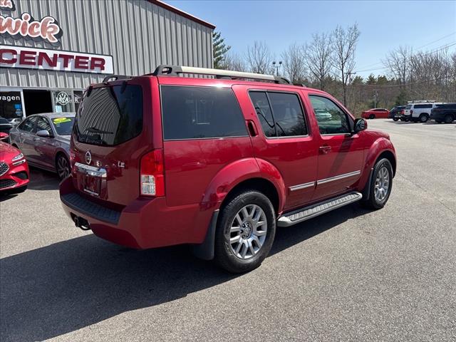 2012 Nissan Pathfinder LE
