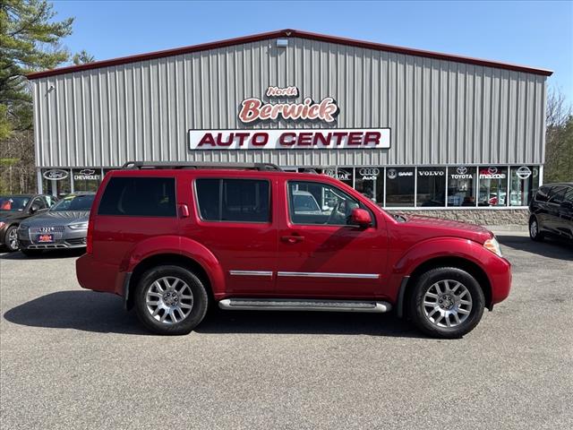 2012 Nissan Pathfinder LE
