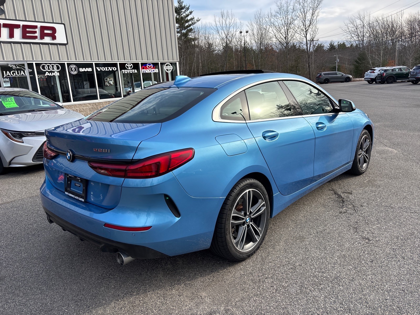 View vehicle photo 7