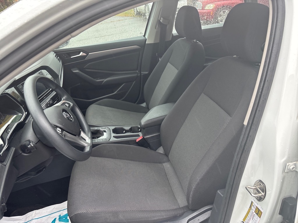 2019 Volkswagen Jetta SE R-Line photo 6