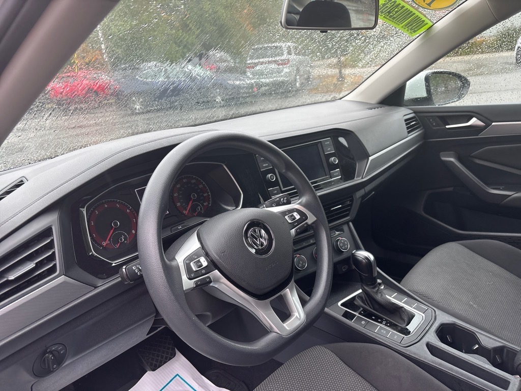2019 Volkswagen Jetta SE R-Line photo 7