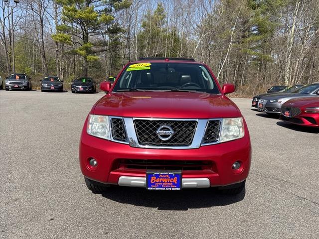 2012 Nissan Pathfinder LE