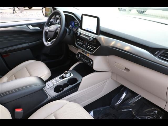 2021 Ford Escape Hybrid Titanium