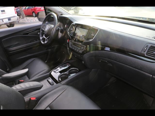 2021 Honda Pilot Touring w/Rear Captain