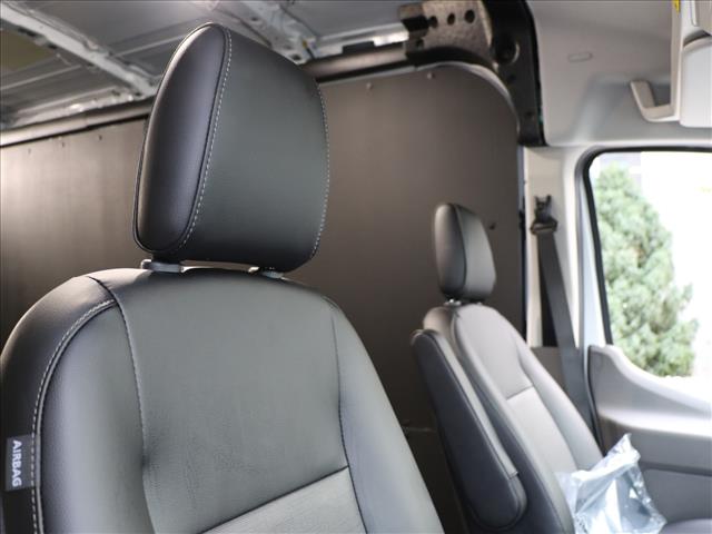 2025 Ford Transit Base