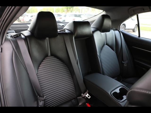 2023 Toyota Camry Hybrid SE