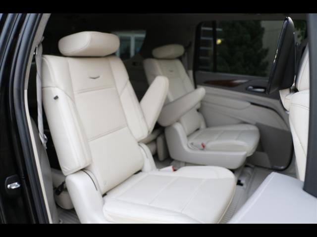 2023 Cadillac Escalade ESV Sport Platinum