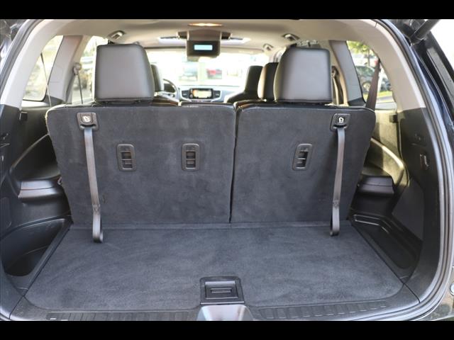 2021 Honda Pilot Touring w/Rear Captain