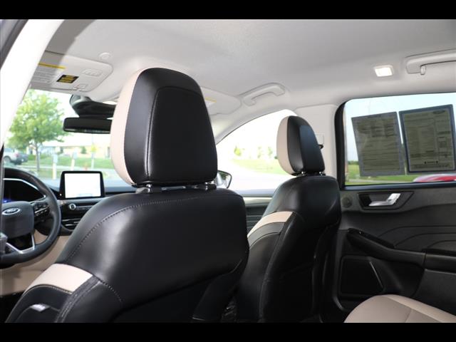 2021 Ford Escape Hybrid Titanium