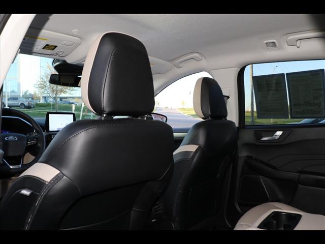 2022 Ford Escape Hybrid Titanium Hybrid