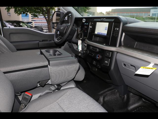 2025 Ford F-450 Super Duty XL