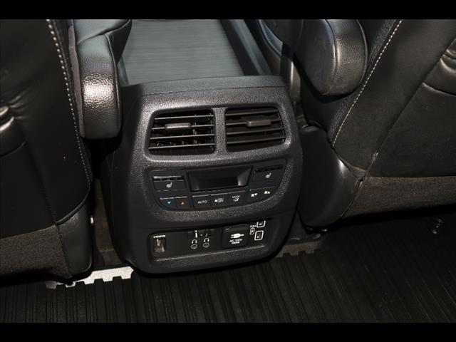 2021 Honda Pilot Touring w/Rear Captain