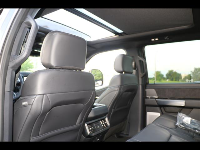 2025 Ford F-250 Super Duty Platinum