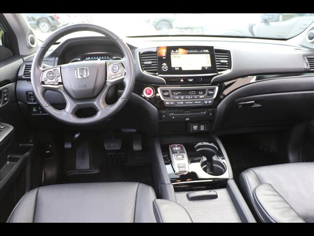 2021 Honda Pilot Touring w/Rear Captain