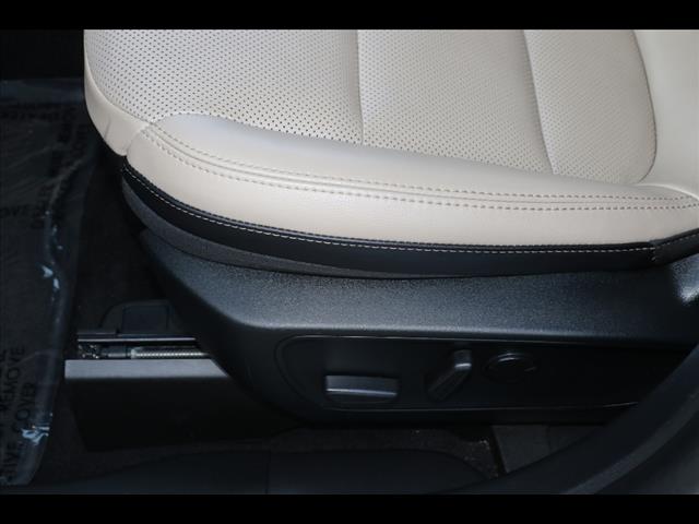 2021 Ford Escape Hybrid Titanium