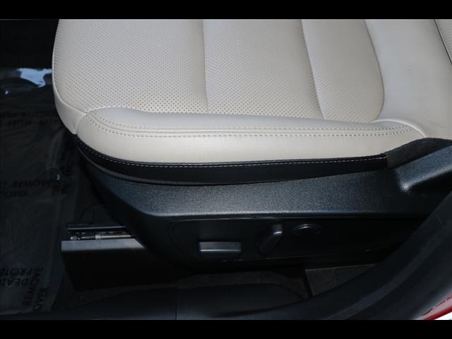 2022 Ford Escape Hybrid Titanium Hybrid