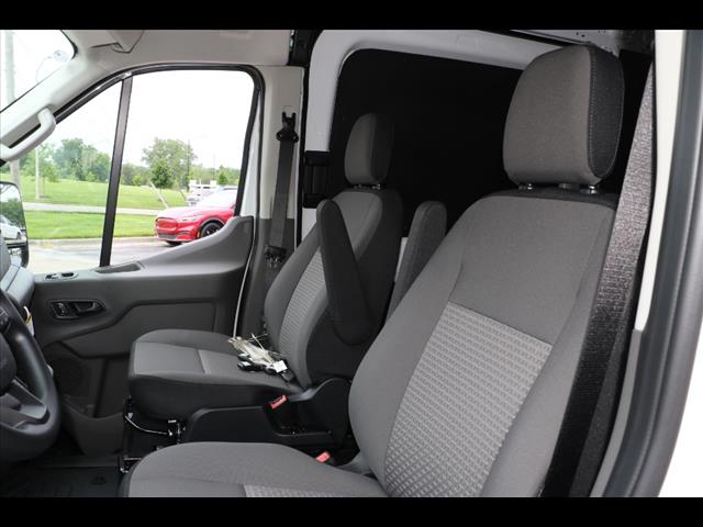 2025 Ford Transit Base