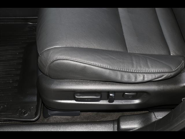 2021 Honda Pilot Touring w/Rear Captain