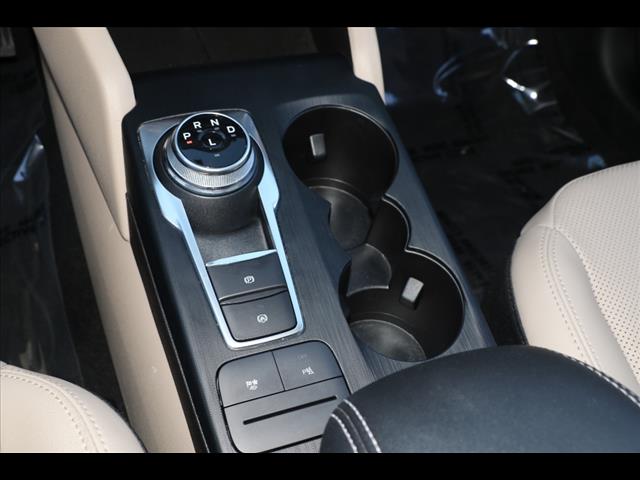 2022 Ford Escape Hybrid Titanium Hybrid