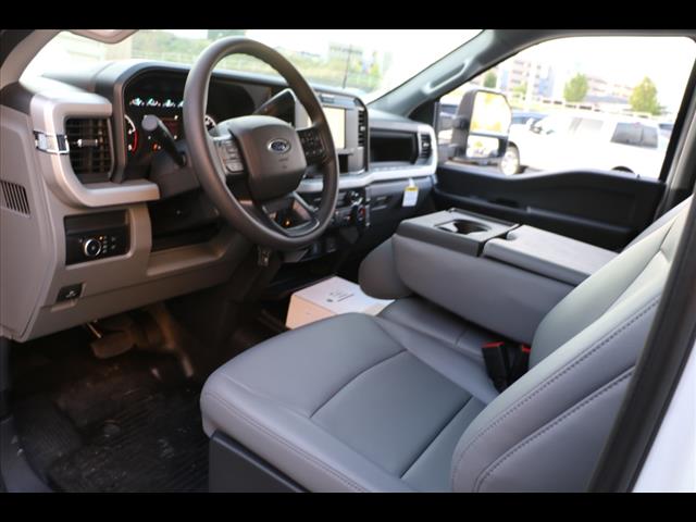2025 Ford F-450 Super Duty XL