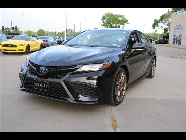 2023 Toyota Camry Hybrid SE