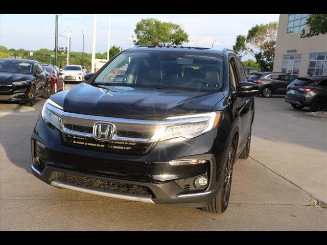 2021 Honda Pilot Touring w/Rear Captain
