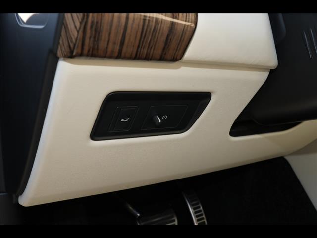 2021 Land Rover Range Rover P525 HSE Westminster Edition