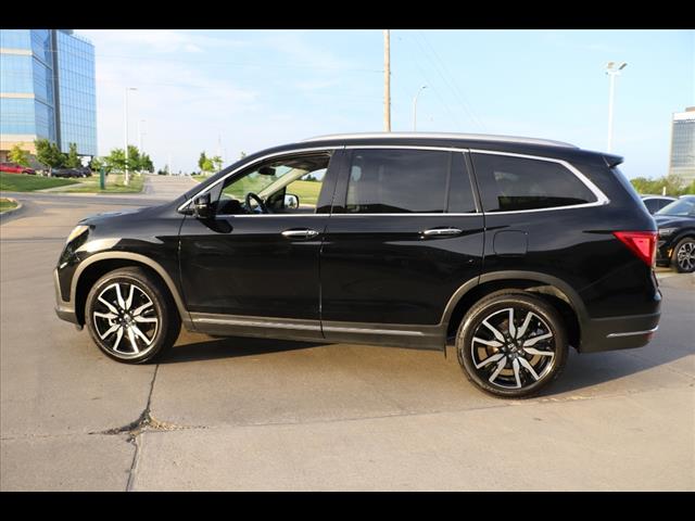 2021 Honda Pilot Touring w/Rear Captain