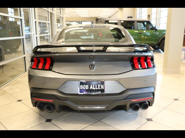 2025 Ford Mustang Dark Horse