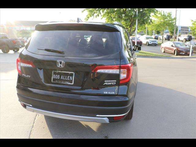 2021 Honda Pilot Touring w/Rear Captain