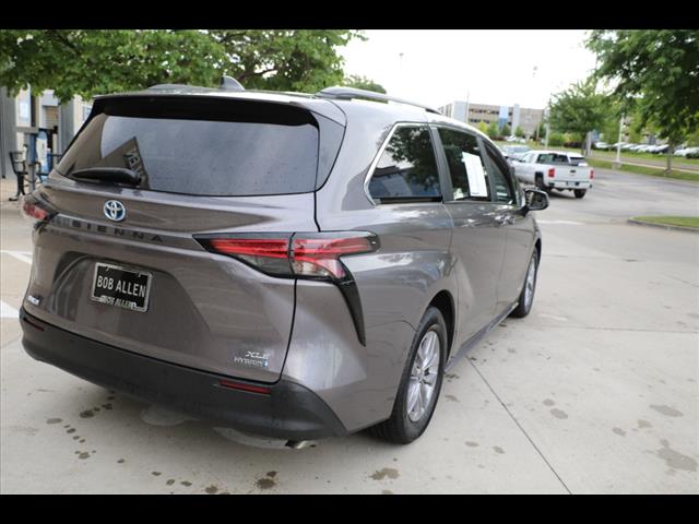 2021 Toyota Sienna XLE 7-Passenger