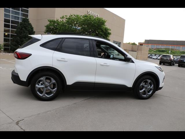 2025 Ford Escape Hybrid ST-Line