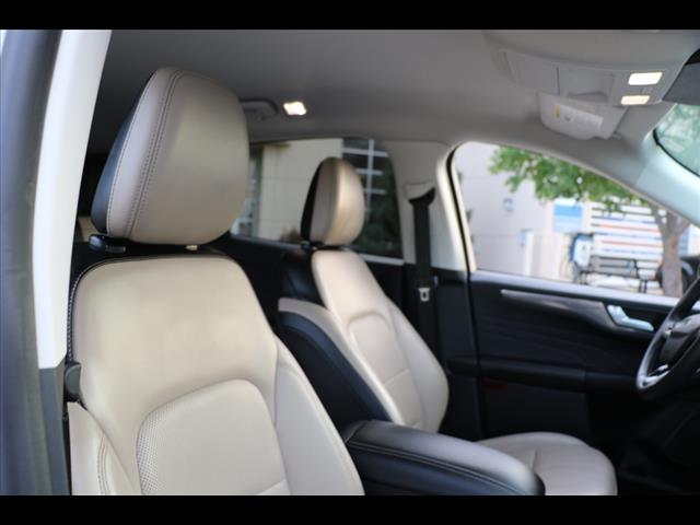 2021 Ford Escape Hybrid Titanium