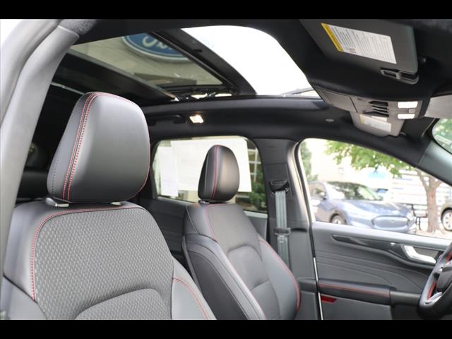 2025 Ford Escape Hybrid ST-Line