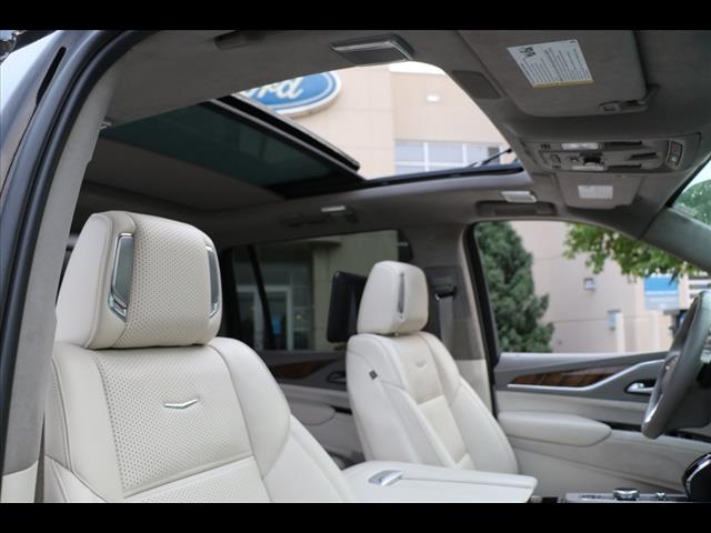 2023 Cadillac Escalade ESV Sport Platinum