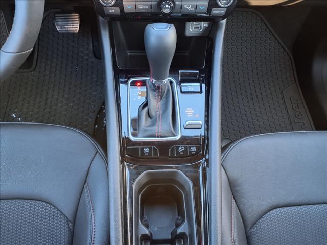 https://cdn.getauto.com/photos/8/164248/13c/3C4NJDDN0RT147046-13c.jpg