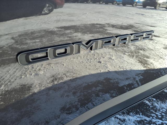 https://cdn.getauto.com/photos/8/164248/7c/3C4NJDDN0RT147046-7c.jpg