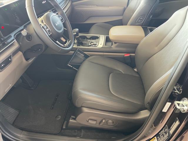 2025 Kia Carnival EX
