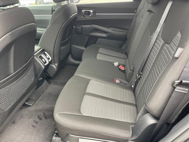 2025 Kia Sorento LX