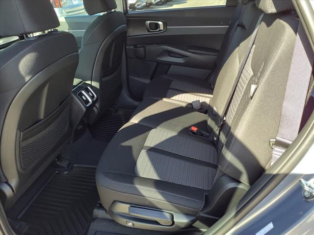 2025 Kia Sorento LX