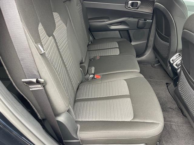2025 Kia Sorento LX