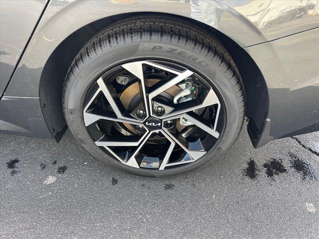 2025 Kia K5 EX
