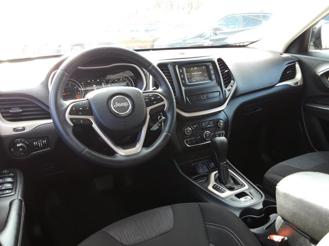 2015 Jeep Cherokee Latitude - Photo 10